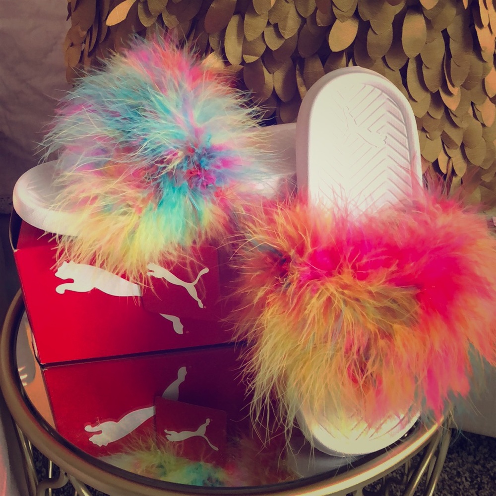 NEW PUMA Furry Slides😍